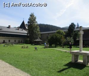 [P32] Curtea interioară, cu zidurile de apărare » foto by puiutea
 - 
<span class="allrVoted glyphicon glyphicon-heart hidden" id="av1258379"></span>
<a class="m-l-10 hidden" id="sv1258379" onclick="voting_Foto_DelVot(,1258379,5114)" role="button">șterge vot <span class="glyphicon glyphicon-remove"></span></a>
<a id="v91258379" class=" c-red"  onclick="voting_Foto_SetVot(1258379)" role="button"><span class="glyphicon glyphicon-heart-empty"></span> <b>LIKE</b> = Votează poza</a> <img class="hidden"  id="f1258379W9" src="/imagini/loader.gif" border="0" /><span class="AjErrMes hidden" id="e1258379ErM"></span>