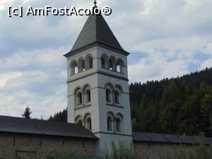 [P33] Suntem in parcarea manastirii Putna, admirand Turnul Clopotnitei . » foto by liviu49
 - 
<span class="allrVoted glyphicon glyphicon-heart hidden" id="av1304858"></span>
<a class="m-l-10 hidden" id="sv1304858" onclick="voting_Foto_DelVot(,1304858,5114)" role="button">șterge vot <span class="glyphicon glyphicon-remove"></span></a>
<a id="v91304858" class=" c-red"  onclick="voting_Foto_SetVot(1304858)" role="button"><span class="glyphicon glyphicon-heart-empty"></span> <b>LIKE</b> = Votează poza</a> <img class="hidden"  id="f1304858W9" src="/imagini/loader.gif" border="0" /><span class="AjErrMes hidden" id="e1304858ErM"></span>