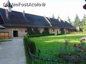 [P07] Cladiri in curtea manastirii Moldovita . » foto by liviu49
 - 
<span class="allrVoted glyphicon glyphicon-heart hidden" id="av1304832"></span>
<a class="m-l-10 hidden" id="sv1304832" onclick="voting_Foto_DelVot(,1304832,5114)" role="button">șterge vot <span class="glyphicon glyphicon-remove"></span></a>
<a id="v91304832" class=" c-red"  onclick="voting_Foto_SetVot(1304832)" role="button"><span class="glyphicon glyphicon-heart-empty"></span> <b>LIKE</b> = Votează poza</a> <img class="hidden"  id="f1304832W9" src="/imagini/loader.gif" border="0" /><span class="AjErrMes hidden" id="e1304832ErM"></span>