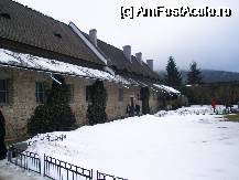 [P03] Manastirea Moldovita - chiliile, loc. Vatra Moldovitei, jud. Suceava » foto by corinka
 - 
<span class="allrVoted glyphicon glyphicon-heart hidden" id="av54877"></span>
<a class="m-l-10 hidden" id="sv54877" onclick="voting_Foto_DelVot(,54877,5114)" role="button">șterge vot <span class="glyphicon glyphicon-remove"></span></a>
<a id="v954877" class=" c-red"  onclick="voting_Foto_SetVot(54877)" role="button"><span class="glyphicon glyphicon-heart-empty"></span> <b>LIKE</b> = Votează poza</a> <img class="hidden"  id="f54877W9" src="/imagini/loader.gif" border="0" /><span class="AjErrMes hidden" id="e54877ErM"></span>