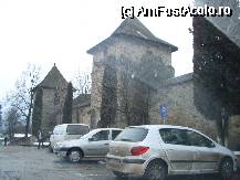 [P06] Manastirea Moldovita - parcarea din fata manastirii, loc. Vatra Moldovitei, jud. Suceava » foto by corinka
 - 
<span class="allrVoted glyphicon glyphicon-heart hidden" id="av54882"></span>
<a class="m-l-10 hidden" id="sv54882" onclick="voting_Foto_DelVot(,54882,5114)" role="button">șterge vot <span class="glyphicon glyphicon-remove"></span></a>
<a id="v954882" class=" c-red"  onclick="voting_Foto_SetVot(54882)" role="button"><span class="glyphicon glyphicon-heart-empty"></span> <b>LIKE</b> = Votează poza</a> <img class="hidden"  id="f54882W9" src="/imagini/loader.gif" border="0" /><span class="AjErrMes hidden" id="e54882ErM"></span>