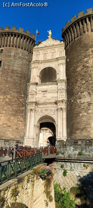 [P19] Acces Castelul Nuovo. » foto by tata123 🔱
 - 
<span class="allrVoted glyphicon glyphicon-heart hidden" id="av1536537"></span>
<a class="m-l-10 hidden" id="sv1536537" onclick="voting_Foto_DelVot(,1536537,5128)" role="button">șterge vot <span class="glyphicon glyphicon-remove"></span></a>
<a id="v91536537" class=" c-red"  onclick="voting_Foto_SetVot(1536537)" role="button"><span class="glyphicon glyphicon-heart-empty"></span> <b>LIKE</b> = Votează poza</a> <img class="hidden"  id="f1536537W9" src="/imagini/loader.gif" border="0" /><span class="AjErrMes hidden" id="e1536537ErM"></span>
