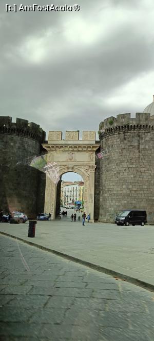 [P05] Porta Capuana. » foto by tata123 🔱
 - 
<span class="allrVoted glyphicon glyphicon-heart hidden" id="av1536523"></span>
<a class="m-l-10 hidden" id="sv1536523" onclick="voting_Foto_DelVot(,1536523,5128)" role="button">șterge vot <span class="glyphicon glyphicon-remove"></span></a>
<a id="v91536523" class=" c-red"  onclick="voting_Foto_SetVot(1536523)" role="button"><span class="glyphicon glyphicon-heart-empty"></span> <b>LIKE</b> = Votează poza</a> <img class="hidden"  id="f1536523W9" src="/imagini/loader.gif" border="0" /><span class="AjErrMes hidden" id="e1536523ErM"></span>