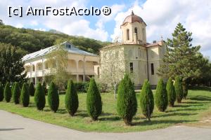 [P12] Comuna Ion Corvin, Mănăstirea Sf. Andrei, Biserica &bdquo;Acoperăm&acirc;ntul Maicii Domnului&rdquo; și Chiliile, vedere de ansamblu » foto by mprofeanu
 - 
<span class="allrVoted glyphicon glyphicon-heart hidden" id="av1218547"></span>
<a class="m-l-10 hidden" id="sv1218547" onclick="voting_Foto_DelVot(,1218547,5136)" role="button">șterge vot <span class="glyphicon glyphicon-remove"></span></a>
<a id="v91218547" class=" c-red"  onclick="voting_Foto_SetVot(1218547)" role="button"><span class="glyphicon glyphicon-heart-empty"></span> <b>LIKE</b> = Votează poza</a> <img class="hidden"  id="f1218547W9" src="/imagini/loader.gif" border="0" /><span class="AjErrMes hidden" id="e1218547ErM"></span>