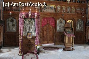 [P16] Comuna Ion Corvin, Mănăstirea Sf. Andrei, Biserica &bdquo;Sf. Apostol Andrei&rdquo;, catapeteasma cu icoane, unele ferecate &icirc;n argint » foto by mprofeanu
 - 
<span class="allrVoted glyphicon glyphicon-heart hidden" id="av1218551"></span>
<a class="m-l-10 hidden" id="sv1218551" onclick="voting_Foto_DelVot(,1218551,5136)" role="button">șterge vot <span class="glyphicon glyphicon-remove"></span></a>
<a id="v91218551" class=" c-red"  onclick="voting_Foto_SetVot(1218551)" role="button"><span class="glyphicon glyphicon-heart-empty"></span> <b>LIKE</b> = Votează poza</a> <img class="hidden"  id="f1218551W9" src="/imagini/loader.gif" border="0" /><span class="AjErrMes hidden" id="e1218551ErM"></span>