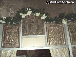 [P13] Icoanele care înconjoară altarul din grotă.  » foto by Carmen Ion
 - 
<span class="allrVoted glyphicon glyphicon-heart hidden" id="av656027"></span>
<a class="m-l-10 hidden" id="sv656027" onclick="voting_Foto_DelVot(,656027,5136)" role="button">șterge vot <span class="glyphicon glyphicon-remove"></span></a>
<a id="v9656027" class=" c-red"  onclick="voting_Foto_SetVot(656027)" role="button"><span class="glyphicon glyphicon-heart-empty"></span> <b>LIKE</b> = Votează poza</a> <img class="hidden"  id="f656027W9" src="/imagini/loader.gif" border="0" /><span class="AjErrMes hidden" id="e656027ErM"></span>