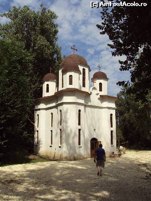 [P05] Acesta este baptisteriul, locul unde se captează cele nouă izvoare tămăduitoare.  » foto by Carmen Ion
 - 
<span class="allrVoted glyphicon glyphicon-heart hidden" id="av656019"></span>
<a class="m-l-10 hidden" id="sv656019" onclick="voting_Foto_DelVot(,656019,5136)" role="button">șterge vot <span class="glyphicon glyphicon-remove"></span></a>
<a id="v9656019" class=" c-red"  onclick="voting_Foto_SetVot(656019)" role="button"><span class="glyphicon glyphicon-heart-empty"></span> <b>LIKE</b> = Votează poza</a> <img class="hidden"  id="f656019W9" src="/imagini/loader.gif" border="0" /><span class="AjErrMes hidden" id="e656019ErM"></span>