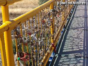 [P60] Unul dintre podurile peste canalul Korint » foto by dana2104
 - 
<span class="allrVoted glyphicon glyphicon-heart hidden" id="av642419"></span>
<a class="m-l-10 hidden" id="sv642419" onclick="voting_Foto_DelVot(,642419,5137)" role="button">șterge vot <span class="glyphicon glyphicon-remove"></span></a>
<a id="v9642419" class=" c-red"  onclick="voting_Foto_SetVot(642419)" role="button"><span class="glyphicon glyphicon-heart-empty"></span> <b>LIKE</b> = Votează poza</a> <img class="hidden"  id="f642419W9" src="/imagini/loader.gif" border="0" /><span class="AjErrMes hidden" id="e642419ErM"></span>