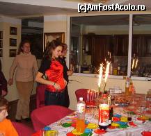 [P10] Prin geamul de termopan se zareste in spate bucataria complet utilata » foto by dananecula*
 - 
<span class="allrVoted glyphicon glyphicon-heart hidden" id="av56233"></span>
<a class="m-l-10 hidden" id="sv56233" onclick="voting_Foto_DelVot(,56233,5154)" role="button">șterge vot <span class="glyphicon glyphicon-remove"></span></a>
<a id="v956233" class=" c-red"  onclick="voting_Foto_SetVot(56233)" role="button"><span class="glyphicon glyphicon-heart-empty"></span> <b>LIKE</b> = Votează poza</a> <img class="hidden"  id="f56233W9" src="/imagini/loader.gif" border="0" /><span class="AjErrMes hidden" id="e56233ErM"></span>