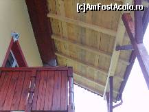 [P06] Aplecatoarea de deasupra terasei, precum si balcoanele, dupa cum se vede, sunt din lemn masiv, rustic concepute » foto by dananecula*
 - 
<span class="allrVoted glyphicon glyphicon-heart hidden" id="av56229"></span>
<a class="m-l-10 hidden" id="sv56229" onclick="voting_Foto_DelVot(,56229,5154)" role="button">șterge vot <span class="glyphicon glyphicon-remove"></span></a>
<a id="v956229" class=" c-red"  onclick="voting_Foto_SetVot(56229)" role="button"><span class="glyphicon glyphicon-heart-empty"></span> <b>LIKE</b> = Votează poza</a> <img class="hidden"  id="f56229W9" src="/imagini/loader.gif" border="0" /><span class="AjErrMes hidden" id="e56229ErM"></span>