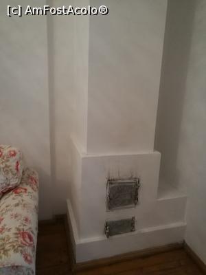 [P28] Sobă originală » foto by crismis
 - 
<span class="allrVoted glyphicon glyphicon-heart hidden" id="av972794"></span>
<a class="m-l-10 hidden" id="sv972794" onclick="voting_Foto_DelVot(,972794,5176)" role="button">șterge vot <span class="glyphicon glyphicon-remove"></span></a>
<a id="v9972794" class=" c-red"  onclick="voting_Foto_SetVot(972794)" role="button"><span class="glyphicon glyphicon-heart-empty"></span> <b>LIKE</b> = Votează poza</a> <img class="hidden"  id="f972794W9" src="/imagini/loader.gif" border="0" /><span class="AjErrMes hidden" id="e972794ErM"></span>