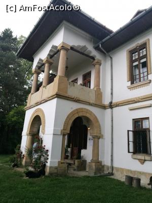 [P38] Vila Golescu » foto by crismis
 - 
<span class="allrVoted glyphicon glyphicon-heart hidden" id="av972804"></span>
<a class="m-l-10 hidden" id="sv972804" onclick="voting_Foto_DelVot(,972804,5176)" role="button">șterge vot <span class="glyphicon glyphicon-remove"></span></a>
<a id="v9972804" class=" c-red"  onclick="voting_Foto_SetVot(972804)" role="button"><span class="glyphicon glyphicon-heart-empty"></span> <b>LIKE</b> = Votează poza</a> <img class="hidden"  id="f972804W9" src="/imagini/loader.gif" border="0" /><span class="AjErrMes hidden" id="e972804ErM"></span>