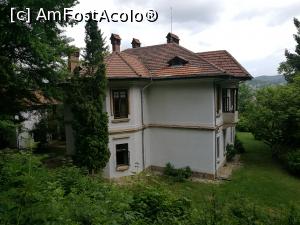 [P41] Vila văzută din Parcul Golescu » foto by crismis
 - 
<span class="allrVoted glyphicon glyphicon-heart hidden" id="av972807"></span>
<a class="m-l-10 hidden" id="sv972807" onclick="voting_Foto_DelVot(,972807,5176)" role="button">șterge vot <span class="glyphicon glyphicon-remove"></span></a>
<a id="v9972807" class=" c-red"  onclick="voting_Foto_SetVot(972807)" role="button"><span class="glyphicon glyphicon-heart-empty"></span> <b>LIKE</b> = Votează poza</a> <img class="hidden"  id="f972807W9" src="/imagini/loader.gif" border="0" /><span class="AjErrMes hidden" id="e972807ErM"></span>