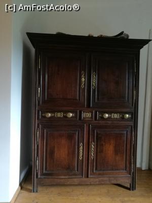 [P06] Vizita mea fulger; dulapul cu decorațiuni din alamă din sufragerie » foto by crismis
 - 
<span class="allrVoted glyphicon glyphicon-heart hidden" id="av972772"></span>
<a class="m-l-10 hidden" id="sv972772" onclick="voting_Foto_DelVot(,972772,5176)" role="button">șterge vot <span class="glyphicon glyphicon-remove"></span></a>
<a id="v9972772" class=" c-red"  onclick="voting_Foto_SetVot(972772)" role="button"><span class="glyphicon glyphicon-heart-empty"></span> <b>LIKE</b> = Votează poza</a> <img class="hidden"  id="f972772W9" src="/imagini/loader.gif" border="0" /><span class="AjErrMes hidden" id="e972772ErM"></span>