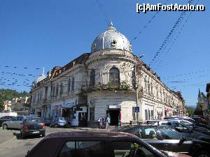 [P10] Hotelul Regal, in forma de V, pe doua strazi.  » foto by elviramvio
 - 
<span class="allrVoted glyphicon glyphicon-heart hidden" id="av682114"></span>
<a class="m-l-10 hidden" id="sv682114" onclick="voting_Foto_DelVot(,682114,5176)" role="button">șterge vot <span class="glyphicon glyphicon-remove"></span></a>
<a id="v9682114" class=" c-red"  onclick="voting_Foto_SetVot(682114)" role="button"><span class="glyphicon glyphicon-heart-empty"></span> <b>LIKE</b> = Votează poza</a> <img class="hidden"  id="f682114W9" src="/imagini/loader.gif" border="0" /><span class="AjErrMes hidden" id="e682114ErM"></span>