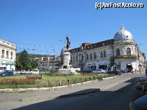 [P09] Hotelul Regal si monumentul eroilor » foto by elviramvio
 - 
<span class="allrVoted glyphicon glyphicon-heart hidden" id="av682113"></span>
<a class="m-l-10 hidden" id="sv682113" onclick="voting_Foto_DelVot(,682113,5176)" role="button">șterge vot <span class="glyphicon glyphicon-remove"></span></a>
<a id="v9682113" class=" c-red"  onclick="voting_Foto_SetVot(682113)" role="button"><span class="glyphicon glyphicon-heart-empty"></span> <b>LIKE</b> = Votează poza</a> <img class="hidden"  id="f682113W9" src="/imagini/loader.gif" border="0" /><span class="AjErrMes hidden" id="e682113ErM"></span>