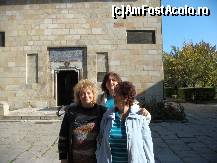 [P04] fetele din grup in fata bisericii manastirii » foto by sandu.53
 - 
<span class="allrVoted glyphicon glyphicon-heart hidden" id="av149170"></span>
<a class="m-l-10 hidden" id="sv149170" onclick="voting_Foto_DelVot(,149170,5176)" role="button">șterge vot <span class="glyphicon glyphicon-remove"></span></a>
<a id="v9149170" class=" c-red"  onclick="voting_Foto_SetVot(149170)" role="button"><span class="glyphicon glyphicon-heart-empty"></span> <b>LIKE</b> = Votează poza</a> <img class="hidden"  id="f149170W9" src="/imagini/loader.gif" border="0" /><span class="AjErrMes hidden" id="e149170ErM"></span>