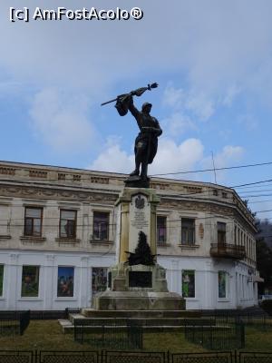 [P20] Monumentul Eroilor - Piața Regală - Câmpulung Muscel.  » foto by tata123 🔱
 - 
<span class="allrVoted glyphicon glyphicon-heart hidden" id="av946302"></span>
<a class="m-l-10 hidden" id="sv946302" onclick="voting_Foto_DelVot(,946302,5176)" role="button">șterge vot <span class="glyphicon glyphicon-remove"></span></a>
<a id="v9946302" class=" c-red"  onclick="voting_Foto_SetVot(946302)" role="button"><span class="glyphicon glyphicon-heart-empty"></span> <b>LIKE</b> = Votează poza</a> <img class="hidden"  id="f946302W9" src="/imagini/loader.gif" border="0" /><span class="AjErrMes hidden" id="e946302ErM"></span>