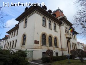 [P07] Muzeul Municipal de Istorie și Artă Câmpulung Muscel.  » foto by tata123 🔱
 - 
<span class="allrVoted glyphicon glyphicon-heart hidden" id="av950183"></span>
<a class="m-l-10 hidden" id="sv950183" onclick="voting_Foto_DelVot(,950183,5176)" role="button">șterge vot <span class="glyphicon glyphicon-remove"></span></a>
<a id="v9950183" class=" c-red"  onclick="voting_Foto_SetVot(950183)" role="button"><span class="glyphicon glyphicon-heart-empty"></span> <b>LIKE</b> = Votează poza</a> <img class="hidden"  id="f950183W9" src="/imagini/loader.gif" border="0" /><span class="AjErrMes hidden" id="e950183ErM"></span>