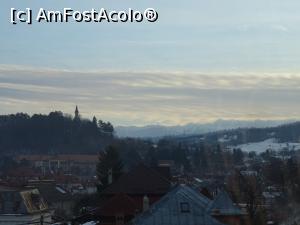 [P01] Vedere de la pensiune spre Dealul Flămânda - Câmpulung Muscel.  » foto by tata123 🔱
 - 
<span class="allrVoted glyphicon glyphicon-heart hidden" id="av1055483"></span>
<a class="m-l-10 hidden" id="sv1055483" onclick="voting_Foto_DelVot(,1055483,5176)" role="button">șterge vot <span class="glyphicon glyphicon-remove"></span></a>
<a id="v91055483" class=" c-red"  onclick="voting_Foto_SetVot(1055483)" role="button"><span class="glyphicon glyphicon-heart-empty"></span> <b>LIKE</b> = Votează poza</a> <img class="hidden"  id="f1055483W9" src="/imagini/loader.gif" border="0" /><span class="AjErrMes hidden" id="e1055483ErM"></span>