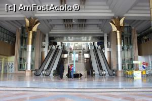 [P28] Teheran, Turnul Milad, Scări și scări rulante pentru accesul în mall, respectiv turn » foto by mprofeanu
 - 
<span class="allrVoted glyphicon glyphicon-heart hidden" id="av1025279"></span>
<a class="m-l-10 hidden" id="sv1025279" onclick="voting_Foto_DelVot(,1025279,5198)" role="button">șterge vot <span class="glyphicon glyphicon-remove"></span></a>
<a id="v91025279" class=" c-red"  onclick="voting_Foto_SetVot(1025279)" role="button"><span class="glyphicon glyphicon-heart-empty"></span> <b>LIKE</b> = Votează poza</a> <img class="hidden"  id="f1025279W9" src="/imagini/loader.gif" border="0" /><span class="AjErrMes hidden" id="e1025279ErM"></span>