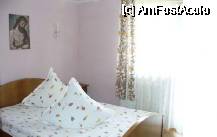 [P02] Una din camere. Simplu, curat, ingrijit. » foto by markator
 - 
<span class="allrVoted glyphicon glyphicon-heart hidden" id="av57689"></span>
<a class="m-l-10 hidden" id="sv57689" onclick="voting_Foto_DelVot(,57689,5200)" role="button">șterge vot <span class="glyphicon glyphicon-remove"></span></a>
<a id="v957689" class=" c-red"  onclick="voting_Foto_SetVot(57689)" role="button"><span class="glyphicon glyphicon-heart-empty"></span> <b>LIKE</b> = Votează poza</a> <img class="hidden"  id="f57689W9" src="/imagini/loader.gif" border="0" /><span class="AjErrMes hidden" id="e57689ErM"></span>