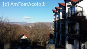 [P01] Un lateral al corpului B în care am fost cazați noi și în depărtare o frumoasă priveliște asupra văii Buzăului.  » foto by Aurici
 - 
<span class="allrVoted glyphicon glyphicon-heart hidden" id="av706747"></span>
<a class="m-l-10 hidden" id="sv706747" onclick="voting_Foto_DelVot(,706747,5210)" role="button">șterge vot <span class="glyphicon glyphicon-remove"></span></a>
<a id="v9706747" class=" c-red"  onclick="voting_Foto_SetVot(706747)" role="button"><span class="glyphicon glyphicon-heart-empty"></span> <b>LIKE</b> = Votează poza</a> <img class="hidden"  id="f706747W9" src="/imagini/loader.gif" border="0" /><span class="AjErrMes hidden" id="e706747ErM"></span>