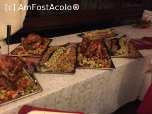 [P25] O parte din masa festivă de carnaval.  » foto by Aurici
 - 
<span class="allrVoted glyphicon glyphicon-heart hidden" id="av706774"></span>
<a class="m-l-10 hidden" id="sv706774" onclick="voting_Foto_DelVot(,706774,5210)" role="button">șterge vot <span class="glyphicon glyphicon-remove"></span></a>
<a id="v9706774" class=" c-red"  onclick="voting_Foto_SetVot(706774)" role="button"><span class="glyphicon glyphicon-heart-empty"></span> <b>LIKE</b> = Votează poza</a> <img class="hidden"  id="f706774W9" src="/imagini/loader.gif" border="0" /><span class="AjErrMes hidden" id="e706774ErM"></span>