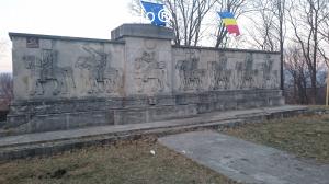 [P34] Fântâna lui Mihai Viteazul, vecină cu complexul nostru, ridicată pe locul pe care domnitorul a poposit o noapte împreună cu oastea lui, acum peste 400 de ani.  » foto by Aurici
 - 
<span class="allrVoted glyphicon glyphicon-heart hidden" id="av706783"></span>
<a class="m-l-10 hidden" id="sv706783" onclick="voting_Foto_DelVot(,706783,5210)" role="button">șterge vot <span class="glyphicon glyphicon-remove"></span></a>
<a id="v9706783" class=" c-red"  onclick="voting_Foto_SetVot(706783)" role="button"><span class="glyphicon glyphicon-heart-empty"></span> <b>LIKE</b> = Votează poza</a> <img class="hidden"  id="f706783W9" src="/imagini/loader.gif" border="0" /><span class="AjErrMes hidden" id="e706783ErM"></span>