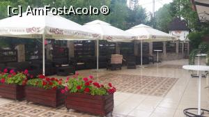 [P10] zona de lounge din fata receptiei » foto by Chloe
 - 
<span class="allrVoted glyphicon glyphicon-heart hidden" id="av853889"></span>
<a class="m-l-10 hidden" id="sv853889" onclick="voting_Foto_DelVot(,853889,5210)" role="button">șterge vot <span class="glyphicon glyphicon-remove"></span></a>
<a id="v9853889" class=" c-red"  onclick="voting_Foto_SetVot(853889)" role="button"><span class="glyphicon glyphicon-heart-empty"></span> <b>LIKE</b> = Votează poza</a> <img class="hidden"  id="f853889W9" src="/imagini/loader.gif" border="0" /><span class="AjErrMes hidden" id="e853889ErM"></span>