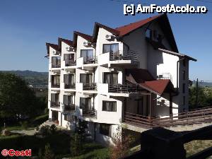 [P03] Corpul nou al Complexului Turistic Măgura. Camera în care am stat este a doua din dreapta, la etajul al doilea.  » foto by Costi
 - 
<span class="allrVoted glyphicon glyphicon-heart hidden" id="av417060"></span>
<a class="m-l-10 hidden" id="sv417060" onclick="voting_Foto_DelVot(,417060,5210)" role="button">șterge vot <span class="glyphicon glyphicon-remove"></span></a>
<a id="v9417060" class=" c-red"  onclick="voting_Foto_SetVot(417060)" role="button"><span class="glyphicon glyphicon-heart-empty"></span> <b>LIKE</b> = Votează poza</a> <img class="hidden"  id="f417060W9" src="/imagini/loader.gif" border="0" /><span class="AjErrMes hidden" id="e417060ErM"></span>