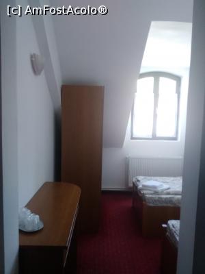 [P02] Academia Sâmbăta - cameră la mansardă » foto by calator65
 - 
<span class="allrVoted glyphicon glyphicon-heart hidden" id="av1318823"></span>
<a class="m-l-10 hidden" id="sv1318823" onclick="voting_Foto_DelVot(,1318823,5217)" role="button">șterge vot <span class="glyphicon glyphicon-remove"></span></a>
<a id="v91318823" class=" c-red"  onclick="voting_Foto_SetVot(1318823)" role="button"><span class="glyphicon glyphicon-heart-empty"></span> <b>LIKE</b> = Votează poza</a> <img class="hidden"  id="f1318823W9" src="/imagini/loader.gif" border="0" /><span class="AjErrMes hidden" id="e1318823ErM"></span>