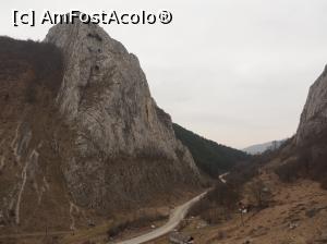 [P05] Rezervatia naturală Cheile Vălișoarei <p> vedere de pe traseul turistic spre vf. Bogza Mica » foto by Dana2008
 - 
<span class="allrVoted glyphicon glyphicon-heart hidden" id="av1058213"></span>
<a class="m-l-10 hidden" id="sv1058213" onclick="voting_Foto_DelVot(,1058213,5247)" role="button">șterge vot <span class="glyphicon glyphicon-remove"></span></a>
<a id="v91058213" class=" c-red"  onclick="voting_Foto_SetVot(1058213)" role="button"><span class="glyphicon glyphicon-heart-empty"></span> <b>LIKE</b> = Votează poza</a> <img class="hidden"  id="f1058213W9" src="/imagini/loader.gif" border="0" /><span class="AjErrMes hidden" id="e1058213ErM"></span>
