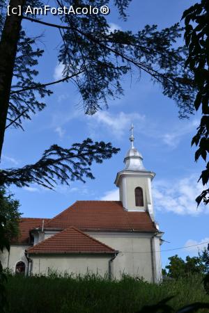 [P05] Unirea-biserica catolică (foto făcut de la 'vecini')  » foto by AZE
 - 
<span class="allrVoted glyphicon glyphicon-heart hidden" id="av1012427"></span>
<a class="m-l-10 hidden" id="sv1012427" onclick="voting_Foto_DelVot(,1012427,5247)" role="button">șterge vot <span class="glyphicon glyphicon-remove"></span></a>
<a id="v91012427" class=" c-red"  onclick="voting_Foto_SetVot(1012427)" role="button"><span class="glyphicon glyphicon-heart-empty"></span> <b>LIKE</b> = Votează poza</a> <img class="hidden"  id="f1012427W9" src="/imagini/loader.gif" border="0" /><span class="AjErrMes hidden" id="e1012427ErM"></span>