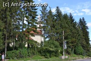 [P08] Așa se vede din drum cea mai veche biserică din Unirea (noroc cu localnicii (stânga jos) care m-au lăsat în curte pentru a vedea de mai aproape)  » foto by AZE
 - 
<span class="allrVoted glyphicon glyphicon-heart hidden" id="av1012430"></span>
<a class="m-l-10 hidden" id="sv1012430" onclick="voting_Foto_DelVot(,1012430,5247)" role="button">șterge vot <span class="glyphicon glyphicon-remove"></span></a>
<a id="v91012430" class=" c-red"  onclick="voting_Foto_SetVot(1012430)" role="button"><span class="glyphicon glyphicon-heart-empty"></span> <b>LIKE</b> = Votează poza</a> <img class="hidden"  id="f1012430W9" src="/imagini/loader.gif" border="0" /><span class="AjErrMes hidden" id="e1012430ErM"></span>