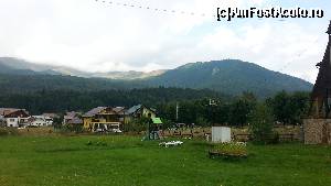 [P04] In fata pensiunii. Se vede si toboganul pentru copii » foto by mihaistoica
 - 
<span class="allrVoted glyphicon glyphicon-heart hidden" id="av553933"></span>
<a class="m-l-10 hidden" id="sv553933" onclick="voting_Foto_DelVot(,553933,5285)" role="button">șterge vot <span class="glyphicon glyphicon-remove"></span></a>
<a id="v9553933" class=" c-red"  onclick="voting_Foto_SetVot(553933)" role="button"><span class="glyphicon glyphicon-heart-empty"></span> <b>LIKE</b> = Votează poza</a> <img class="hidden"  id="f553933W9" src="/imagini/loader.gif" border="0" /><span class="AjErrMes hidden" id="e553933ErM"></span>