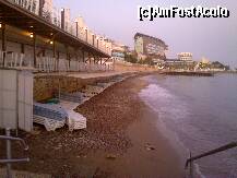 [P16] plaja din stânga, ceva mai lată, dar extrem de zgomotoasă fiind chiar în dreptul piscinei » foto by nicole33
 - 
<span class="allrVoted glyphicon glyphicon-heart hidden" id="av236281"></span>
<a class="m-l-10 hidden" id="sv236281" onclick="voting_Foto_DelVot(,236281,5324)" role="button">șterge vot <span class="glyphicon glyphicon-remove"></span></a>
<a id="v9236281" class=" c-red"  onclick="voting_Foto_SetVot(236281)" role="button"><span class="glyphicon glyphicon-heart-empty"></span> <b>LIKE</b> = Votează poza</a> <img class="hidden"  id="f236281W9" src="/imagini/loader.gif" border="0" /><span class="AjErrMes hidden" id="e236281ErM"></span>