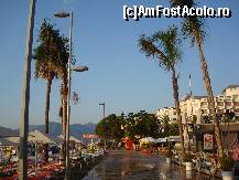 [P01] Vedere catre promenada din fata hotelului Maris Beach » foto by pink_gabi*
 - 
<span class="allrVoted glyphicon glyphicon-heart hidden" id="av61235"></span>
<a class="m-l-10 hidden" id="sv61235" onclick="voting_Foto_DelVot(,61235,5335)" role="button">șterge vot <span class="glyphicon glyphicon-remove"></span></a>
<a id="v961235" class=" c-red"  onclick="voting_Foto_SetVot(61235)" role="button"><span class="glyphicon glyphicon-heart-empty"></span> <b>LIKE</b> = Votează poza</a> <img class="hidden"  id="f61235W9" src="/imagini/loader.gif" border="0" /><span class="AjErrMes hidden" id="e61235ErM"></span>