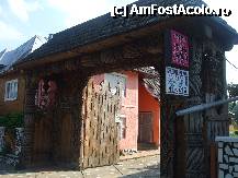 [P01] Accesul din strada » foto by Gherase
 - 
<span class="allrVoted glyphicon glyphicon-heart hidden" id="av244731"></span>
<a class="m-l-10 hidden" id="sv244731" onclick="voting_Foto_DelVot(,244731,5349)" role="button">șterge vot <span class="glyphicon glyphicon-remove"></span></a>
<a id="v9244731" class=" c-red"  onclick="voting_Foto_SetVot(244731)" role="button"><span class="glyphicon glyphicon-heart-empty"></span> <b>LIKE</b> = Votează poza</a> <img class="hidden"  id="f244731W9" src="/imagini/loader.gif" border="0" /><span class="AjErrMes hidden" id="e244731ErM"></span>