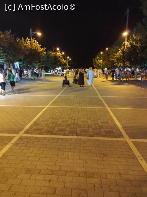 [P09] Seara, zona centrala » foto by ilee
 - 
<span class="allrVoted glyphicon glyphicon-heart hidden" id="av1499354"></span>
<a class="m-l-10 hidden" id="sv1499354" onclick="voting_Foto_DelVot(,1499354,5388)" role="button">șterge vot <span class="glyphicon glyphicon-remove"></span></a>
<a id="v91499354" class=" c-red"  onclick="voting_Foto_SetVot(1499354)" role="button"><span class="glyphicon glyphicon-heart-empty"></span> <b>LIKE</b> = Votează poza</a> <img class="hidden"  id="f1499354W9" src="/imagini/loader.gif" border="0" /><span class="AjErrMes hidden" id="e1499354ErM"></span>