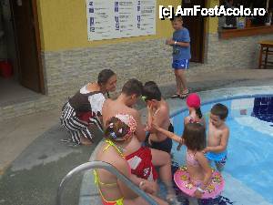 [P06] H. Dorna Mamaia - animator si copii la piscina copiilor.  » foto by gigiv
 - 
<span class="allrVoted glyphicon glyphicon-heart hidden" id="av437940"></span>
<a class="m-l-10 hidden" id="sv437940" onclick="voting_Foto_DelVot(,437940,5399)" role="button">șterge vot <span class="glyphicon glyphicon-remove"></span></a>
<a id="v9437940" class=" c-red"  onclick="voting_Foto_SetVot(437940)" role="button"><span class="glyphicon glyphicon-heart-empty"></span> <b>LIKE</b> = Votează poza</a> <img class="hidden"  id="f437940W9" src="/imagini/loader.gif" border="0" /><span class="AjErrMes hidden" id="e437940ErM"></span>