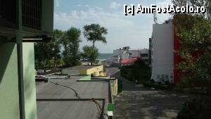 [P08] Dorna Hotel - vedere din balcon, pe lângă hotelul Golden Tulip, se vede marea.  » foto by Dragoș_MD
 - 
<span class="allrVoted glyphicon glyphicon-heart hidden" id="av369045"></span>
<a class="m-l-10 hidden" id="sv369045" onclick="voting_Foto_DelVot(,369045,5399)" role="button">șterge vot <span class="glyphicon glyphicon-remove"></span></a>
<a id="v9369045" class=" c-red"  onclick="voting_Foto_SetVot(369045)" role="button"><span class="glyphicon glyphicon-heart-empty"></span> <b>LIKE</b> = Votează poza</a> <img class="hidden"  id="f369045W9" src="/imagini/loader.gif" border="0" /><span class="AjErrMes hidden" id="e369045ErM"></span>