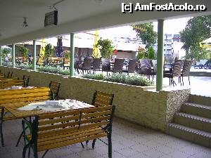 [P08] Hotel Dorna, Mamaia - Terasa restaurantului » foto by krondia*
 - 
<span class="allrVoted glyphicon glyphicon-heart hidden" id="av369953"></span>
<a class="m-l-10 hidden" id="sv369953" onclick="voting_Foto_DelVot(,369953,5399)" role="button">șterge vot <span class="glyphicon glyphicon-remove"></span></a>
<a id="v9369953" class=" c-red"  onclick="voting_Foto_SetVot(369953)" role="button"><span class="glyphicon glyphicon-heart-empty"></span> <b>LIKE</b> = Votează poza</a> <img class="hidden"  id="f369953W9" src="/imagini/loader.gif" border="0" /><span class="AjErrMes hidden" id="e369953ErM"></span>