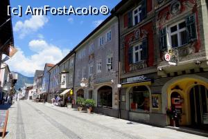 [P11] Partenkirchen - celebra Ludwigstrasse pavata cu piatra.  » foto by BOGDAN DSN
 - 
<span class="allrVoted glyphicon glyphicon-heart hidden" id="av726449"></span>
<a class="m-l-10 hidden" id="sv726449" onclick="voting_Foto_DelVot(,726449,5408)" role="button">șterge vot <span class="glyphicon glyphicon-remove"></span></a>
<a id="v9726449" class=" c-red"  onclick="voting_Foto_SetVot(726449)" role="button"><span class="glyphicon glyphicon-heart-empty"></span> <b>LIKE</b> = Votează poza</a> <img class="hidden"  id="f726449W9" src="/imagini/loader.gif" border="0" /><span class="AjErrMes hidden" id="e726449ErM"></span>