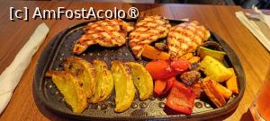 [P12] Puiul cu legume la grătar și cartofi. » foto by tata123 🔱
 - 
<span class="allrVoted glyphicon glyphicon-heart hidden" id="av1497664"></span>
<a class="m-l-10 hidden" id="sv1497664" onclick="voting_Foto_DelVot(,1497664,5424)" role="button">șterge vot <span class="glyphicon glyphicon-remove"></span></a>
<a id="v91497664" class=" c-red"  onclick="voting_Foto_SetVot(1497664)" role="button"><span class="glyphicon glyphicon-heart-empty"></span> <b>LIKE</b> = Votează poza</a> <img class="hidden"  id="f1497664W9" src="/imagini/loader.gif" border="0" /><span class="AjErrMes hidden" id="e1497664ErM"></span>