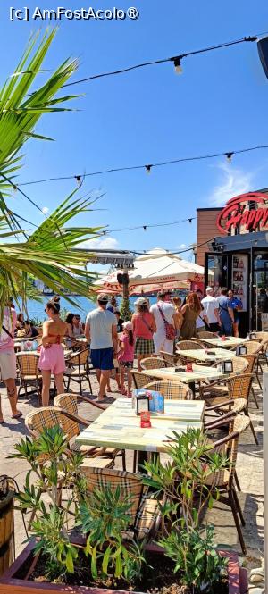 [P17] Coadă la intrarea în salonul climatizat. » foto by tata123 🔱
 - 
<span class="allrVoted glyphicon glyphicon-heart hidden" id="av1497669"></span>
<a class="m-l-10 hidden" id="sv1497669" onclick="voting_Foto_DelVot(,1497669,5424)" role="button">șterge vot <span class="glyphicon glyphicon-remove"></span></a>
<a id="v91497669" class=" c-red"  onclick="voting_Foto_SetVot(1497669)" role="button"><span class="glyphicon glyphicon-heart-empty"></span> <b>LIKE</b> = Votează poza</a> <img class="hidden"  id="f1497669W9" src="/imagini/loader.gif" border="0" /><span class="AjErrMes hidden" id="e1497669ErM"></span>