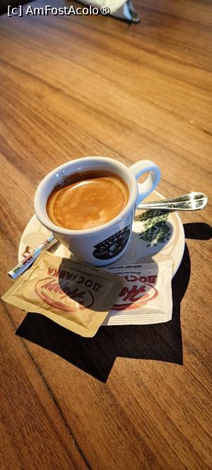 [P07] Cafeluța cerută în deschidere. » foto by tata123 🔱
 - 
<span class="allrVoted glyphicon glyphicon-heart hidden" id="av1497659"></span>
<a class="m-l-10 hidden" id="sv1497659" onclick="voting_Foto_DelVot(,1497659,5424)" role="button">șterge vot <span class="glyphicon glyphicon-remove"></span></a>
<a id="v91497659" class=" c-red"  onclick="voting_Foto_SetVot(1497659)" role="button"><span class="glyphicon glyphicon-heart-empty"></span> <b>LIKE</b> = Votează poza</a> <img class="hidden"  id="f1497659W9" src="/imagini/loader.gif" border="0" /><span class="AjErrMes hidden" id="e1497659ErM"></span>