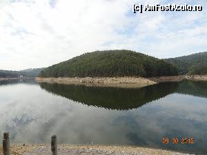 [P23] Panorama Lacul Valiug (Gozna)  » foto by TaniaT
 - 
<span class="allrVoted glyphicon glyphicon-heart hidden" id="av375962"></span>
<a class="m-l-10 hidden" id="sv375962" onclick="voting_Foto_DelVot(,375962,5426)" role="button">șterge vot <span class="glyphicon glyphicon-remove"></span></a>
<a id="v9375962" class=" c-red"  onclick="voting_Foto_SetVot(375962)" role="button"><span class="glyphicon glyphicon-heart-empty"></span> <b>LIKE</b> = Votează poza</a> <img class="hidden"  id="f375962W9" src="/imagini/loader.gif" border="0" /><span class="AjErrMes hidden" id="e375962ErM"></span>