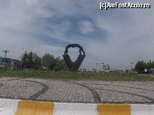 [P35] Statui prin tot orasul care simbolizeaza luptele Kirk Pinar » foto by Aurici
 - 
<span class="allrVoted glyphicon glyphicon-heart hidden" id="av616061"></span>
<a class="m-l-10 hidden" id="sv616061" onclick="voting_Foto_DelVot(,616061,5501)" role="button">șterge vot <span class="glyphicon glyphicon-remove"></span></a>
<a id="v9616061" class=" c-red"  onclick="voting_Foto_SetVot(616061)" role="button"><span class="glyphicon glyphicon-heart-empty"></span> <b>LIKE</b> = Votează poza</a> <img class="hidden"  id="f616061W9" src="/imagini/loader.gif" border="0" /><span class="AjErrMes hidden" id="e616061ErM"></span>