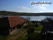 [P13] Coliba lu] Horea - Paleu, vedere la inserat, spre lac. » foto by creivean
 - 
<span class="allrVoted glyphicon glyphicon-heart hidden" id="av155118"></span>
<a class="m-l-10 hidden" id="sv155118" onclick="voting_Foto_DelVot(,155118,5534)" role="button">șterge vot <span class="glyphicon glyphicon-remove"></span></a>
<a id="v9155118" class=" c-red"  onclick="voting_Foto_SetVot(155118)" role="button"><span class="glyphicon glyphicon-heart-empty"></span> <b>LIKE</b> = Votează poza</a> <img class="hidden"  id="f155118W9" src="/imagini/loader.gif" border="0" /><span class="AjErrMes hidden" id="e155118ErM"></span>